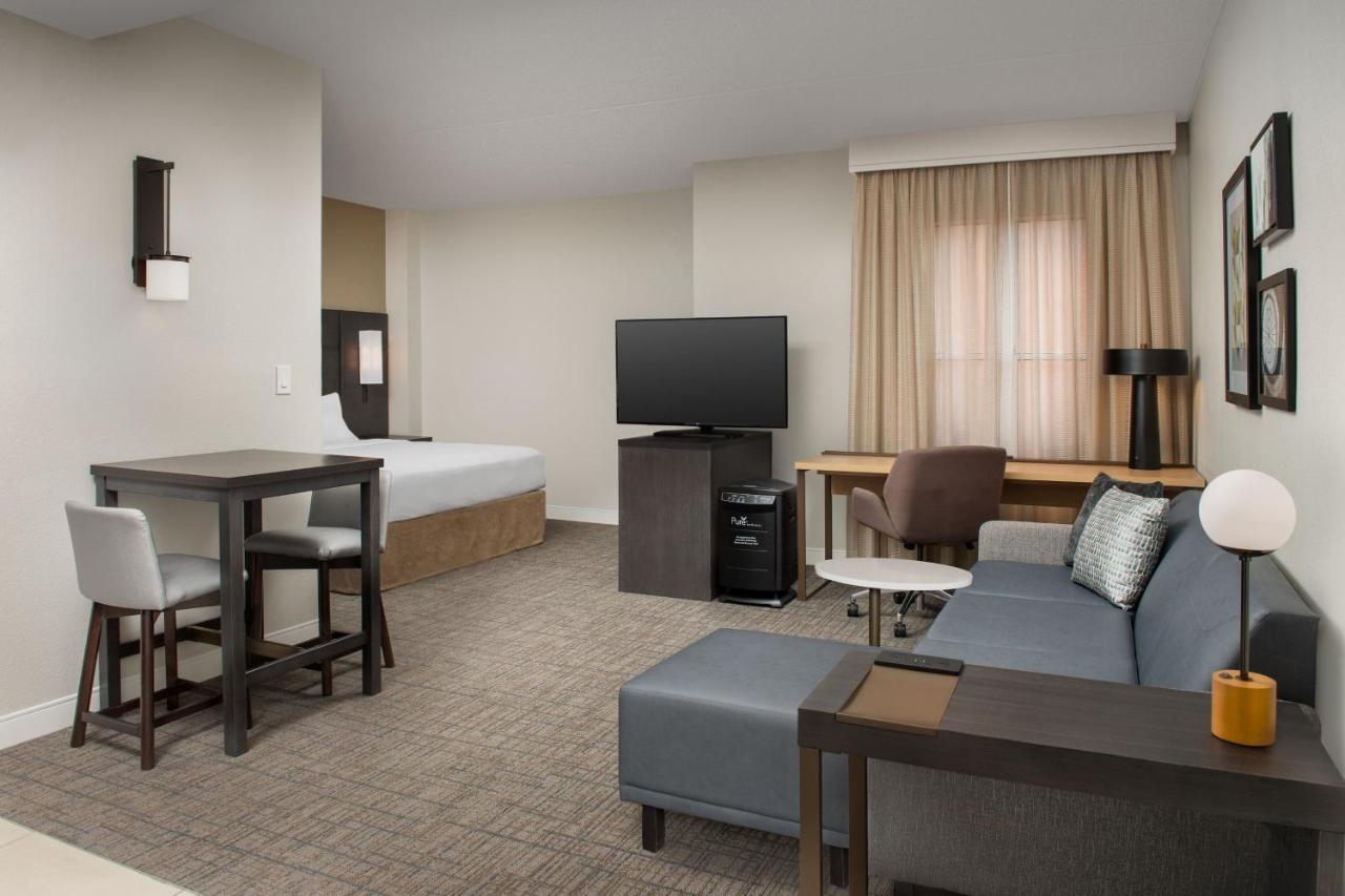 By Marriott Airport Hotel 3*