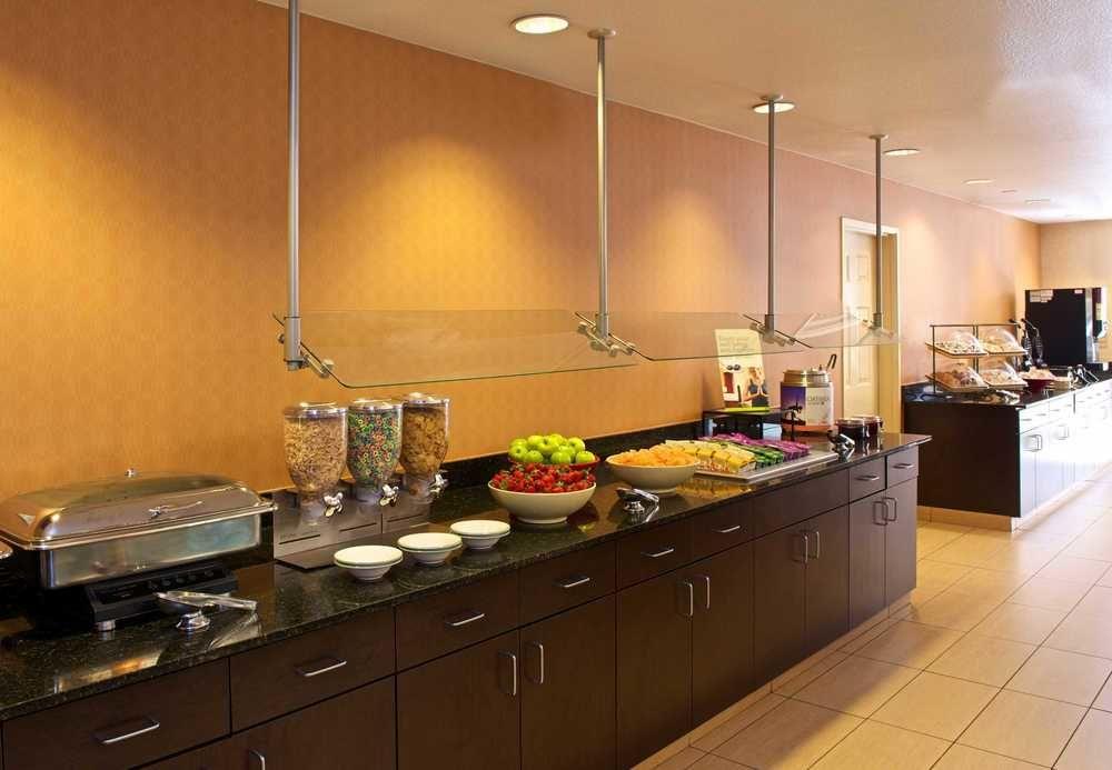 By Marriott Airport 3*