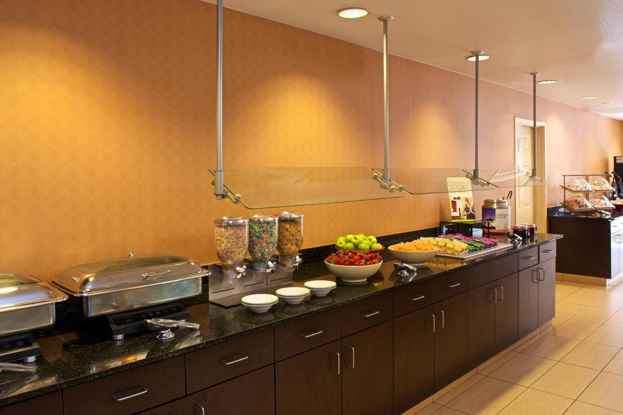 By Marriott Airport