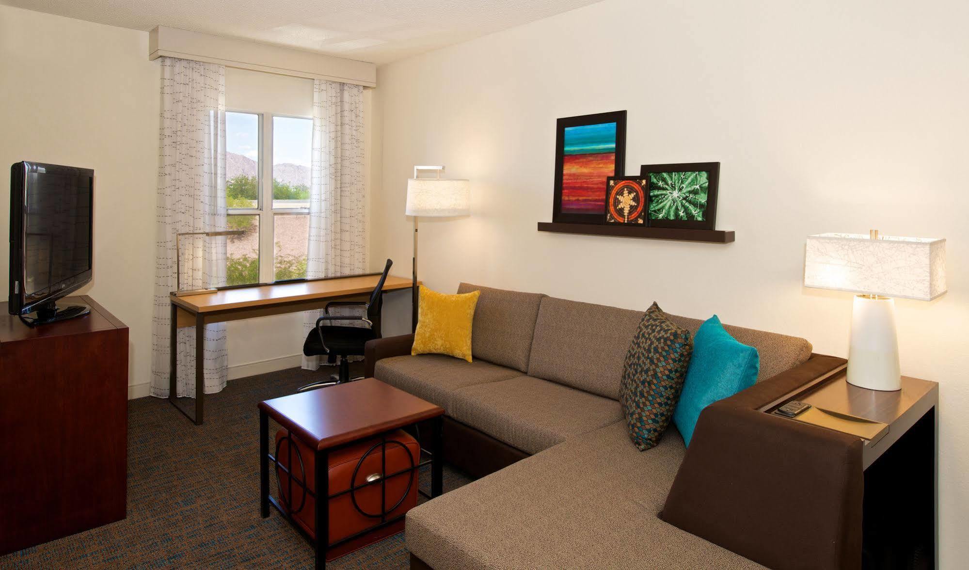 Hotel By Marriott Airport 3*