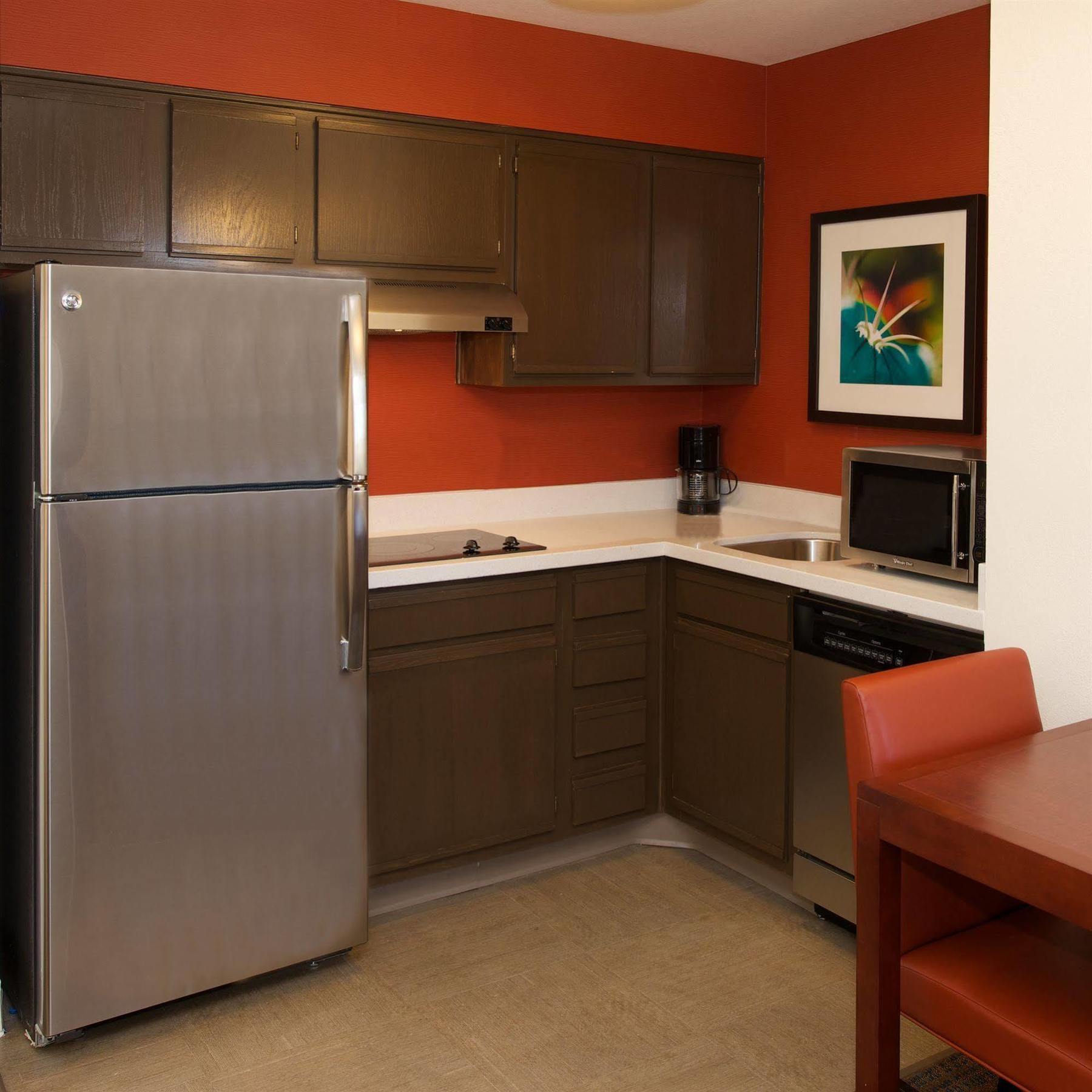 Hotel By Marriott Airport